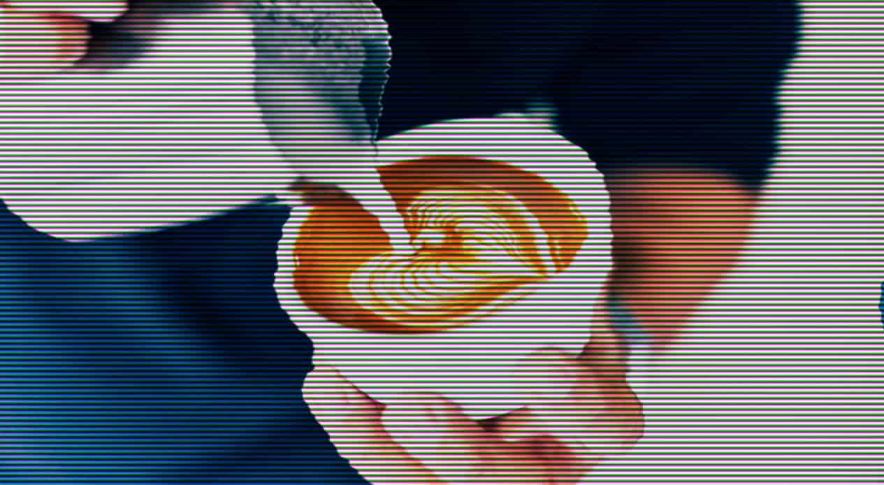 latte being poured